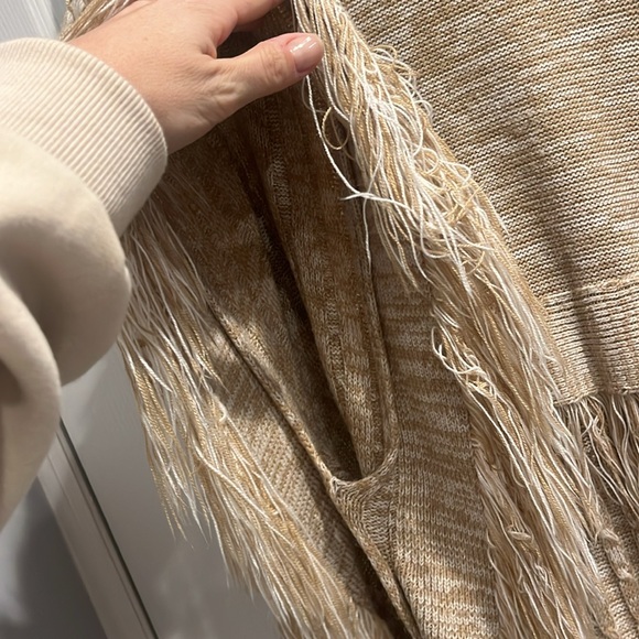 NY & Company | Turtleneck Poncho w/ Fringe Detail - Picture 4 of 9